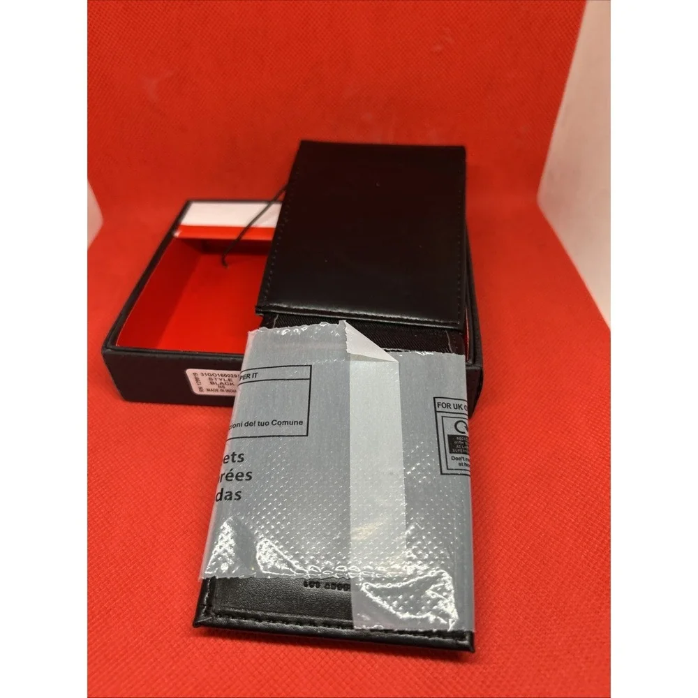 Guess Men's Front Pocket Wallet Magnetic Money Clip RFID Block Black/Red